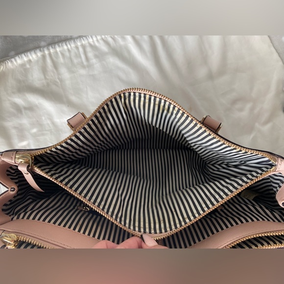 Kate Spade Large Leather Pink Tote. - Picture 7 of 16